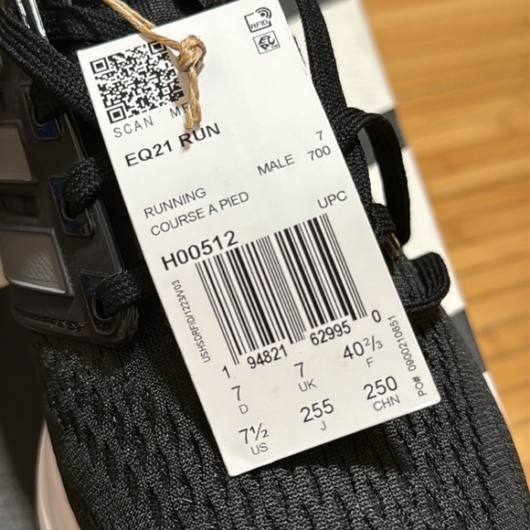 NIB Adidas Unisex Black/Gray and White Running Shoes - Picture 4 of 4